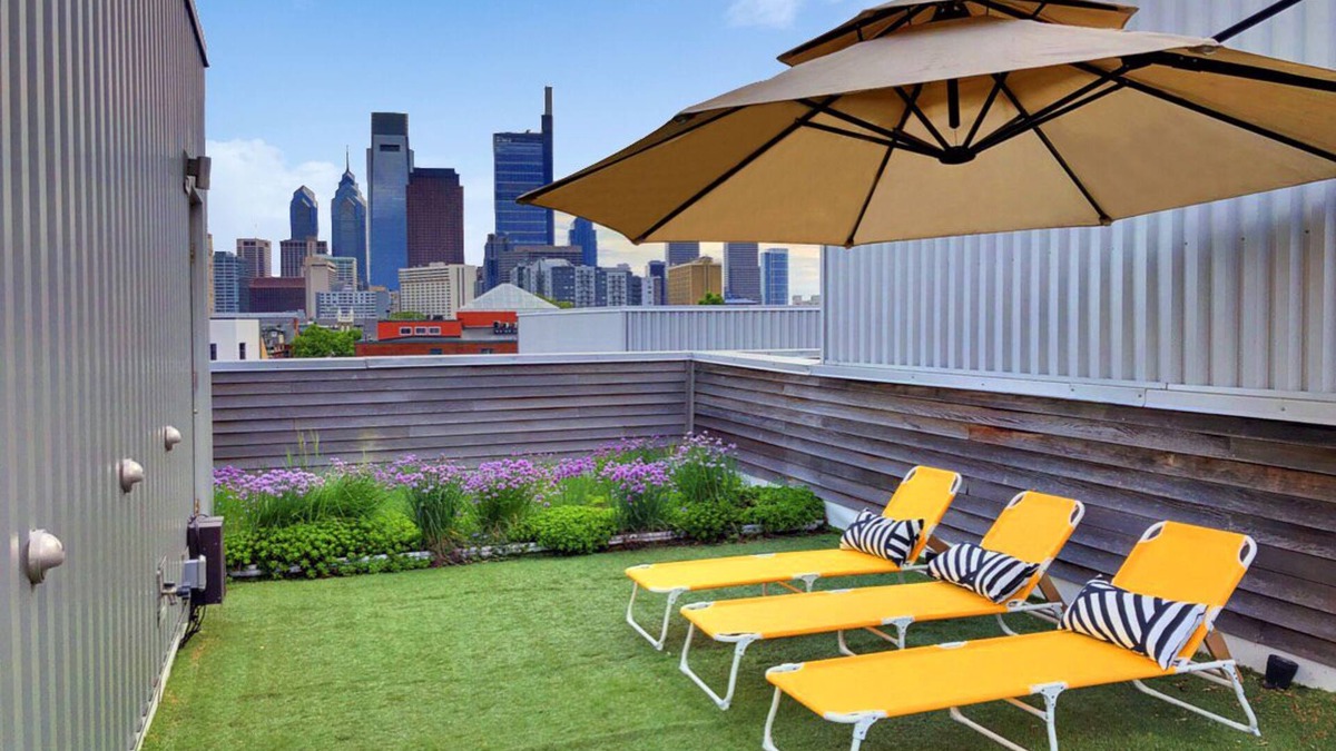 Fairmount Condo | Family Friendly Art Museum Gem with Private Roof Garden