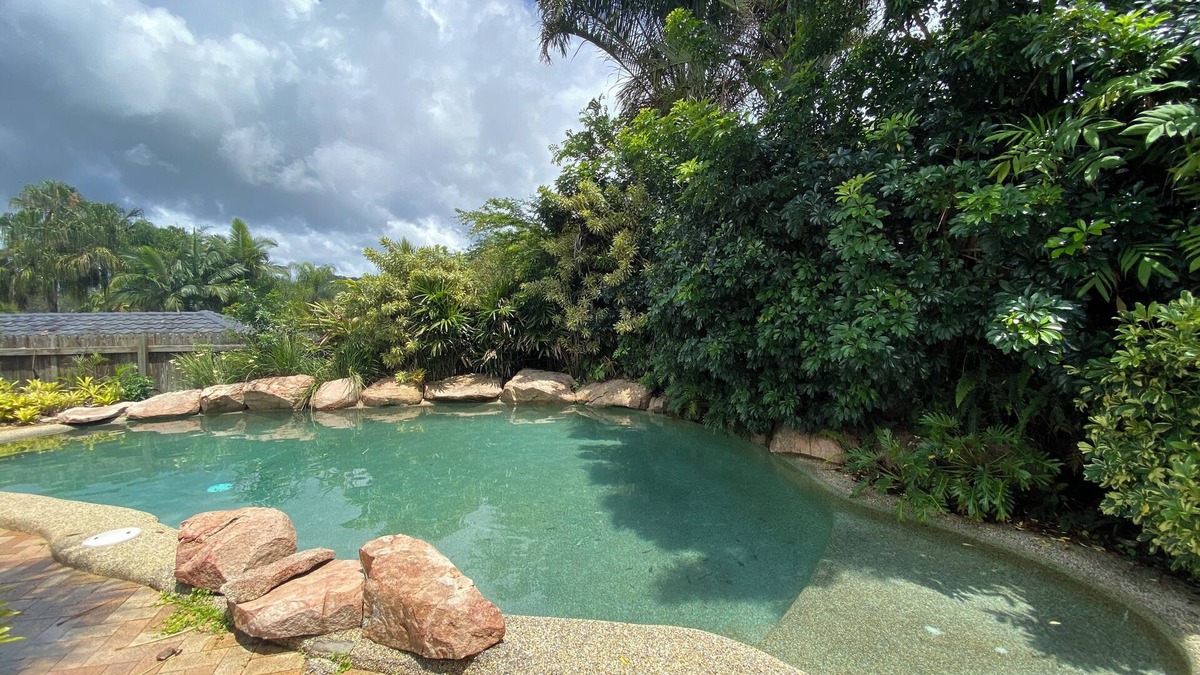 Kenmore Hills House | Family friendly house with pool and garden. Pet friendly.
