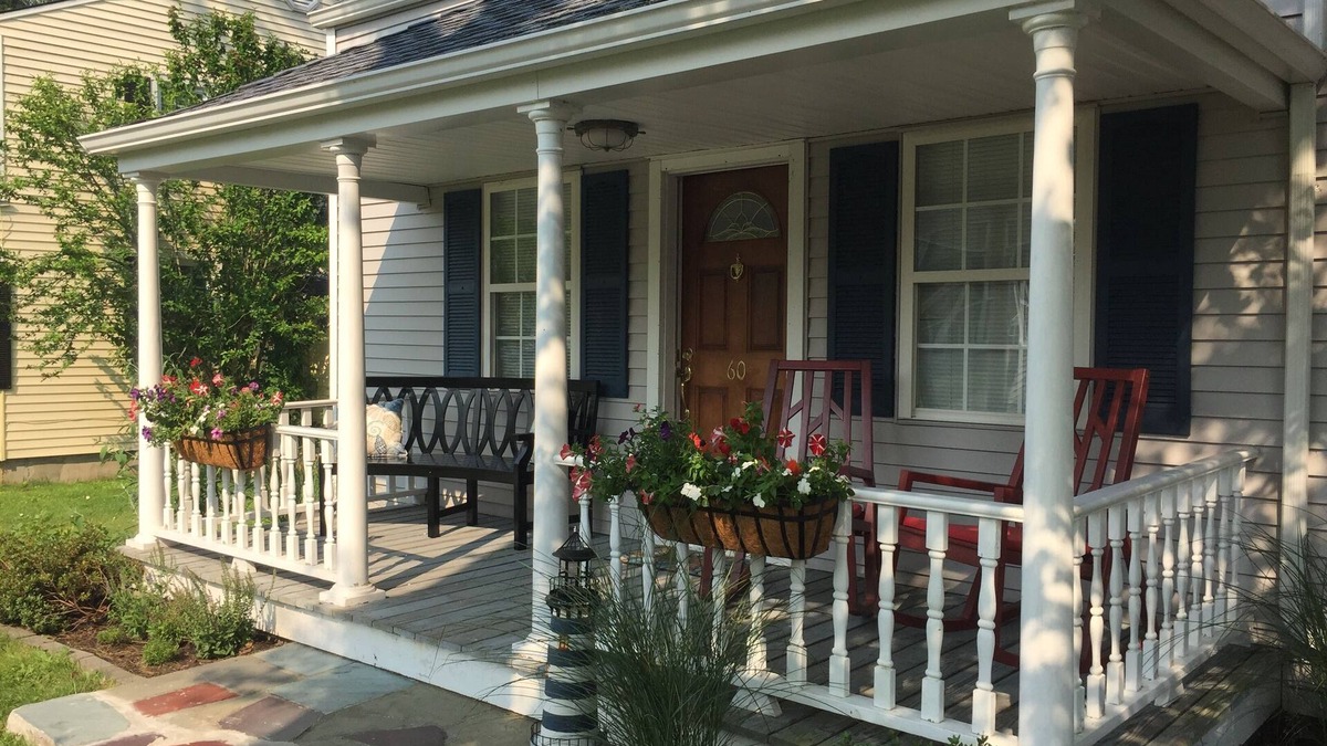Saybrook Manor Cottage | Family Friendly, Beach Themed Cottage - Chalker Beach