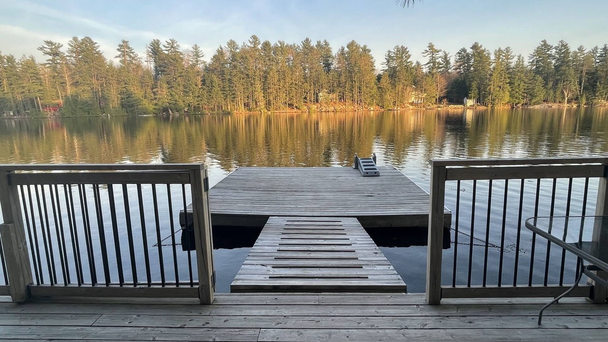 Haliburton Highlands Cottage | Family friendly, beautiful private waterfront getaway!