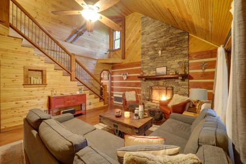 Fleetwood House | Family-Friendly Blue Ridge Cabin with Game Room!