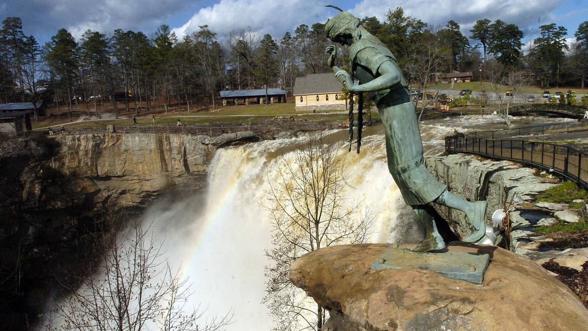 Gadsden Cabin | Family Friendly Cabin a short walk away from Noccalula Falls