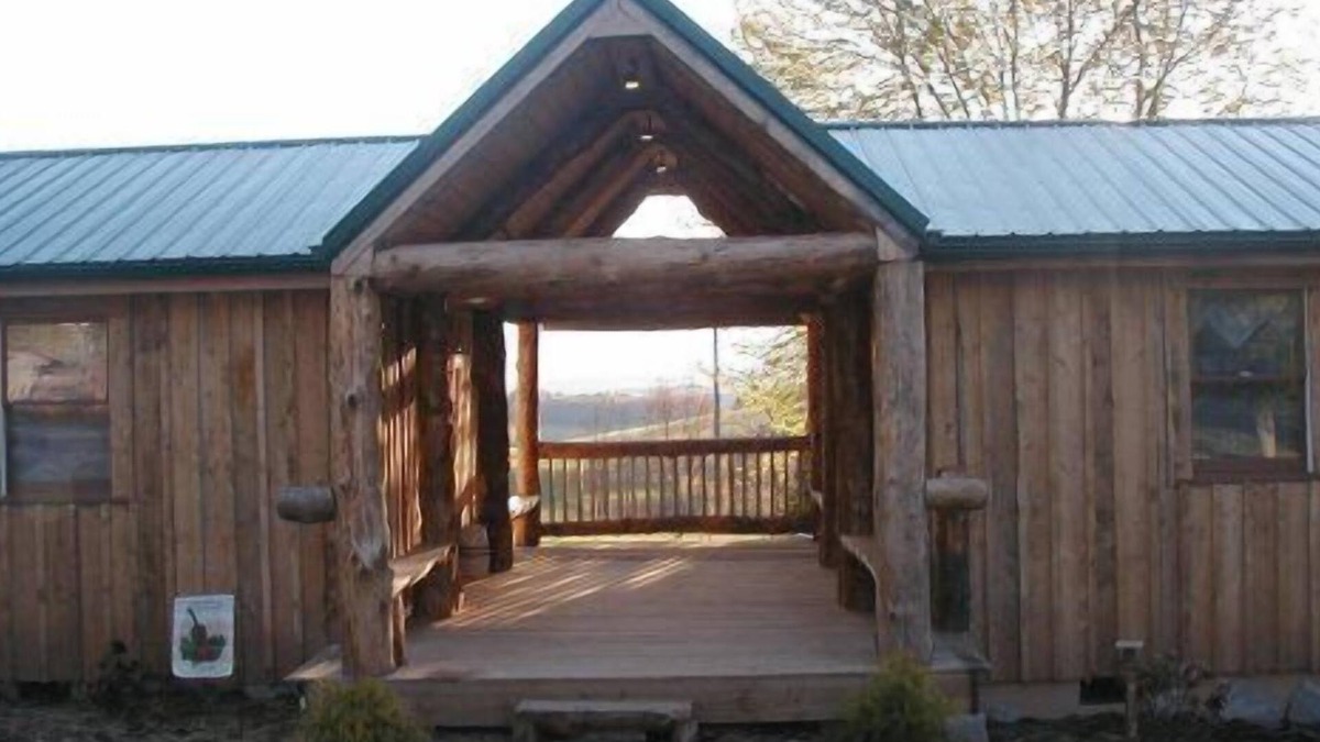 Old Town Cabin | Family friendly cabins near Galax, VA & the Blue Ridge Music Center