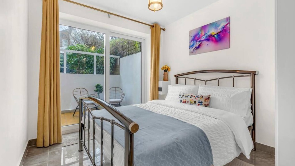 Haverstock Apartment | Family Friendly, Camden Town basement Apartment - 10mins from Camden Market