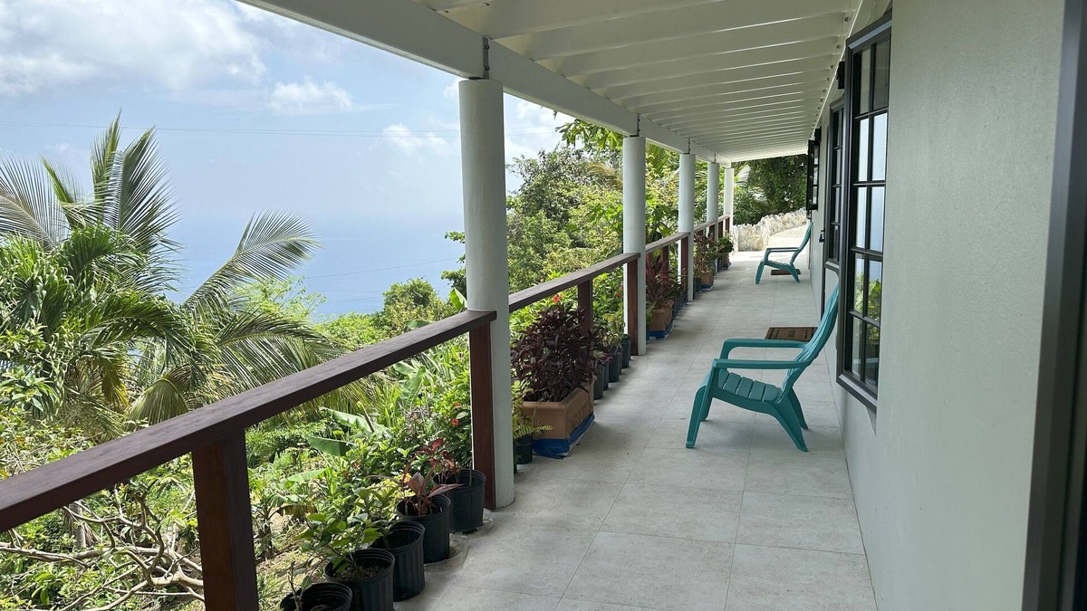 Great Mountain House | Family Friendly, centrally located - modern & spacious 2 bed 2 bath retreat.