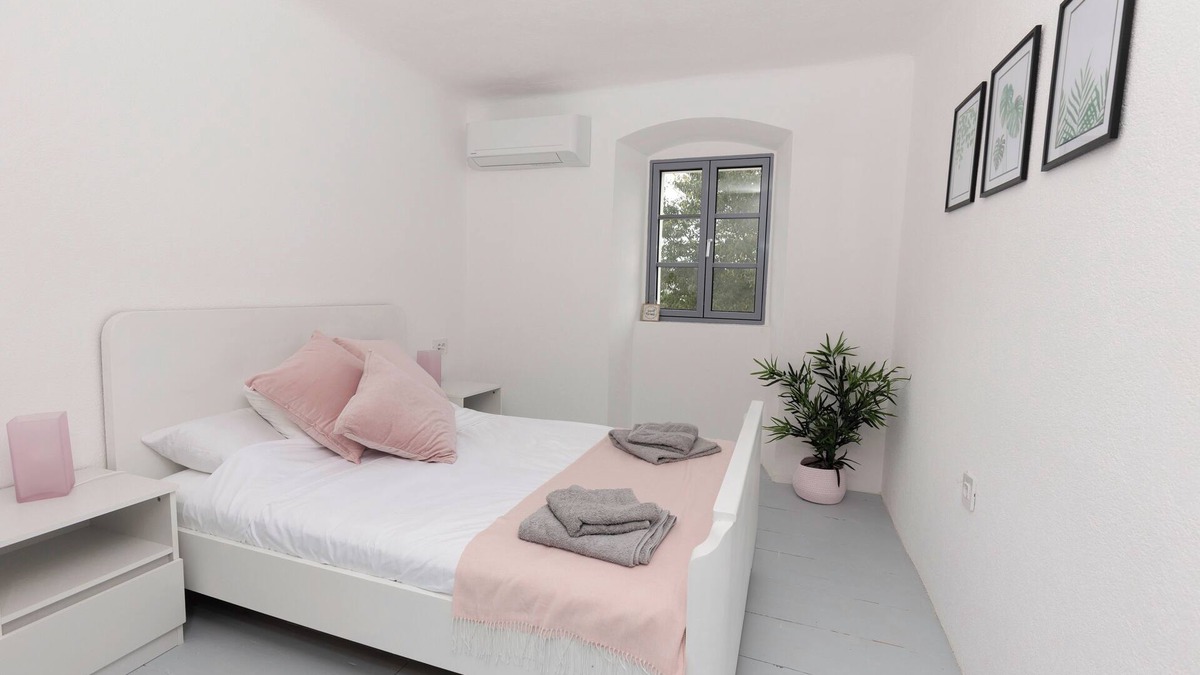 Nerezine House | Family friendly, charming 3 bedroom house with AC and WIFI in beautiful Nerezine