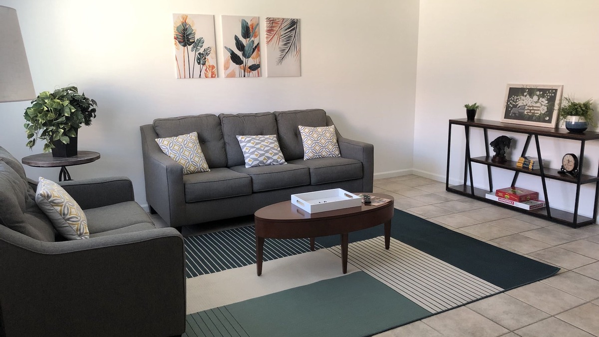 Alhambra House | Family friendly cheerful townhome