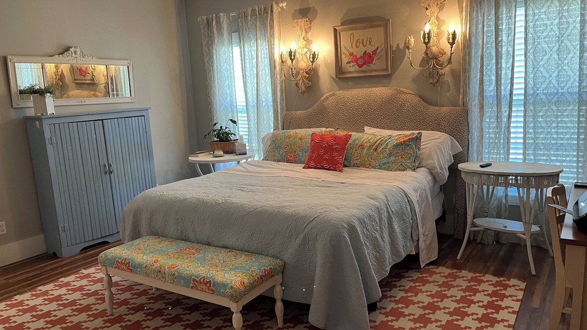 Cassville House | Family-friendly close to SDC, Branson, Eureka Springs, Table Rock, Roaring River