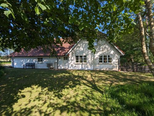 Henne House | Family-Friendly Coastal Cottage