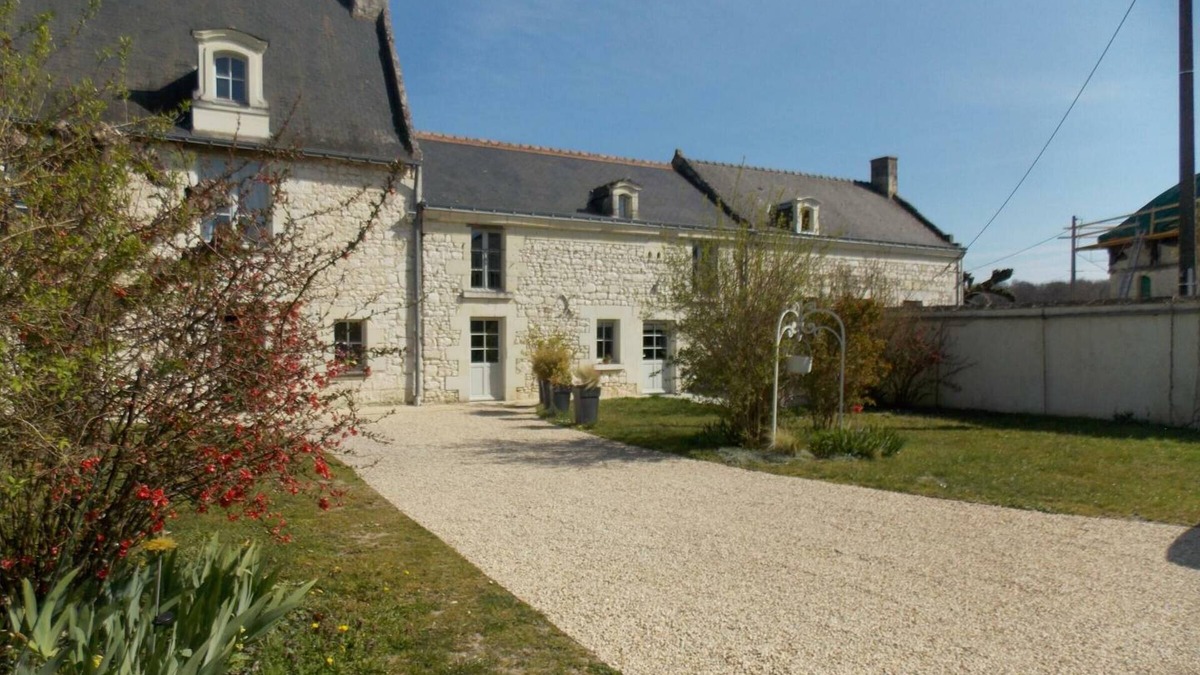 Huismes Cottage | Family-Friendly Cottage near Chinon – Terrace, WiFi, Baby Equipment, Parking, Close to Loire Valley
