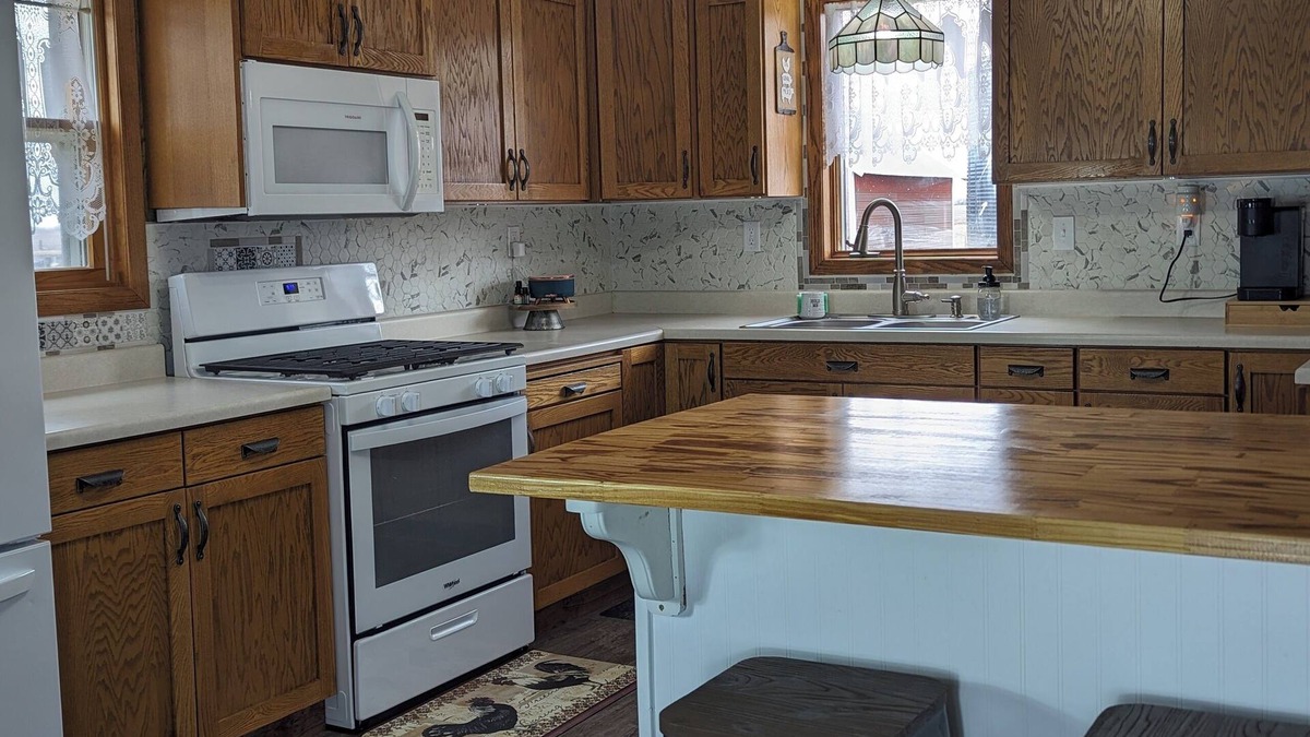 Fedora Other | Family Friendly Cozy Farmhouse close to public hunting lands