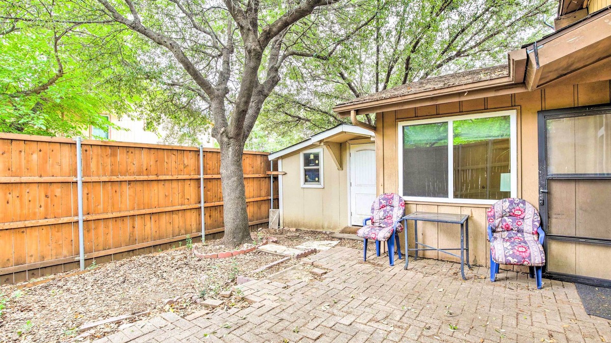 North Dallas House | Family-Friendly Dallas Townhouse w/Private Patio!
