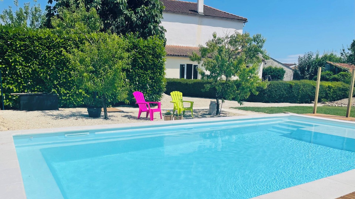 Paille House | Family friendly, dog friendly newly renovated farm house based.