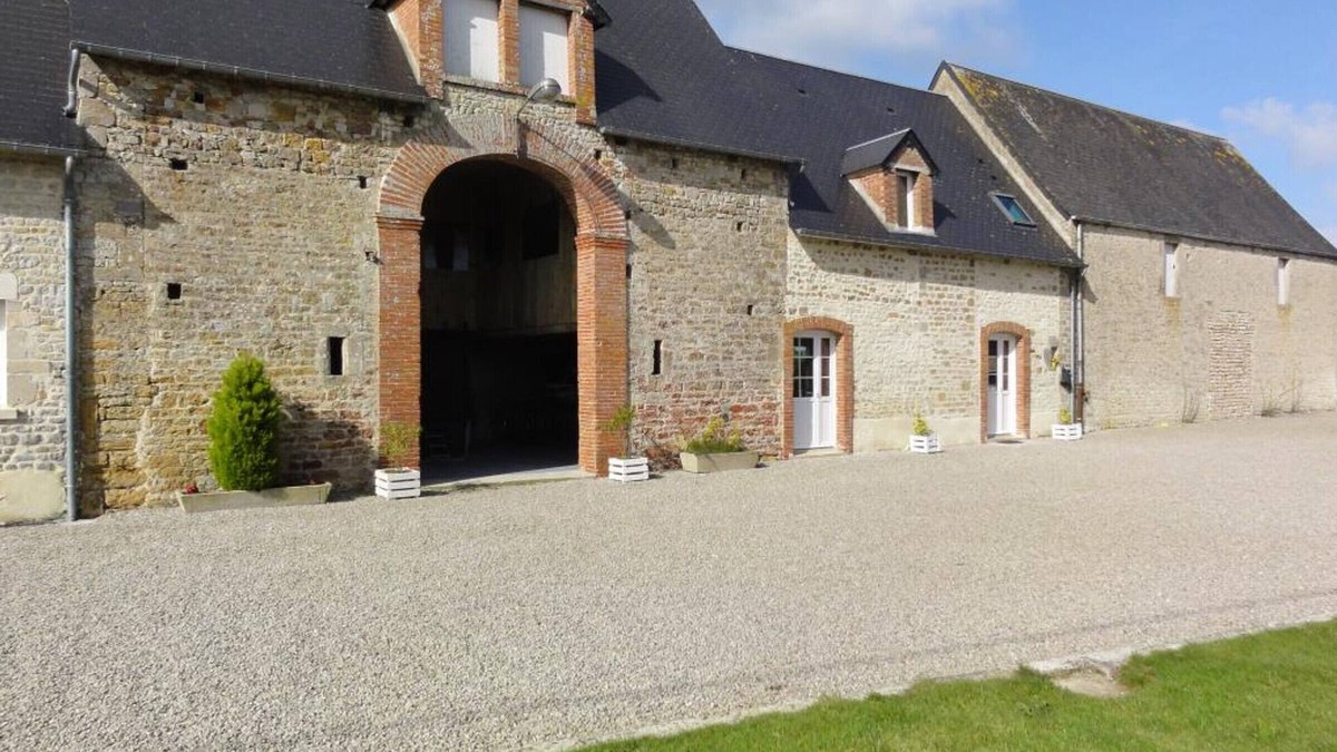 Ravenoville Cottage | Family-Friendly Farmhouse Near Utah Beach with a Spacious Garden and Shared Playground
