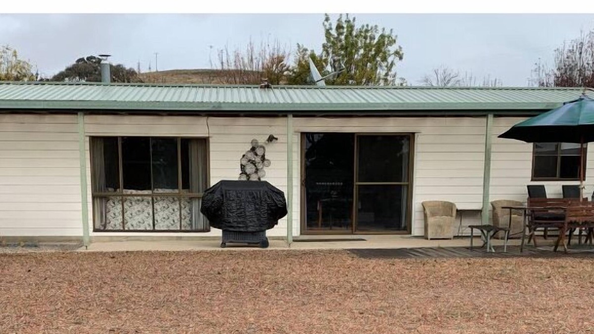 Michelago Cottage | Family Friendly Farm-stay - Laurobel Cottage, Michelago NSW, Snowy Monaro Region