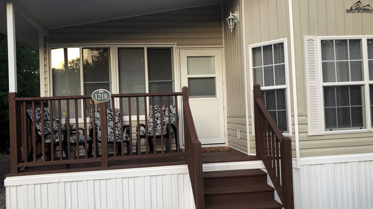 South Casco Cottage | Family Friendly Four Season Cottage at Point Sebago Beach & Golf Resort