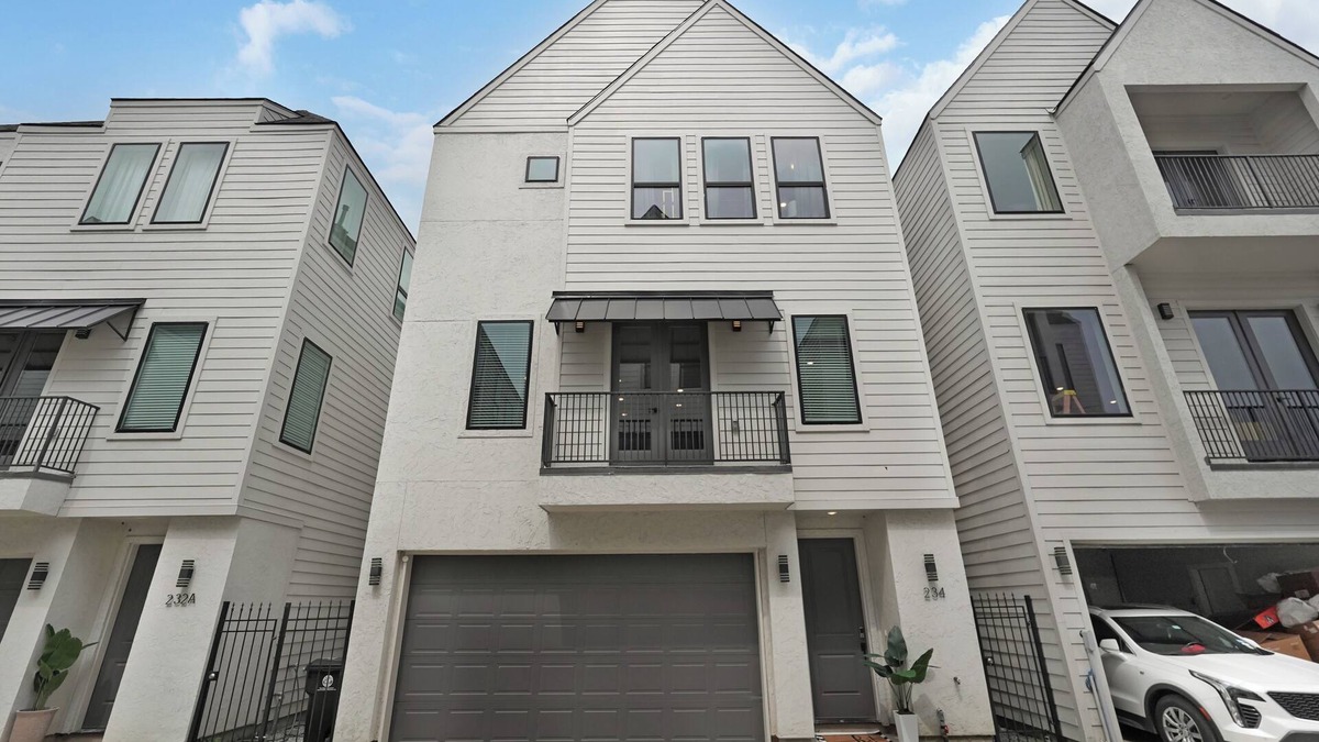 Greater Heights House | Family-Friendly Gem w/Theater Room Heights HTX