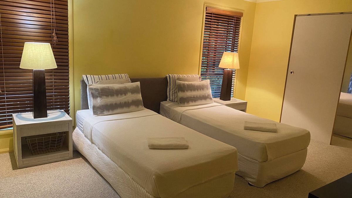 Labrador Villa | FAMILY Friendly get togethers make Special Memories - THEME PARKS, BEACH close.