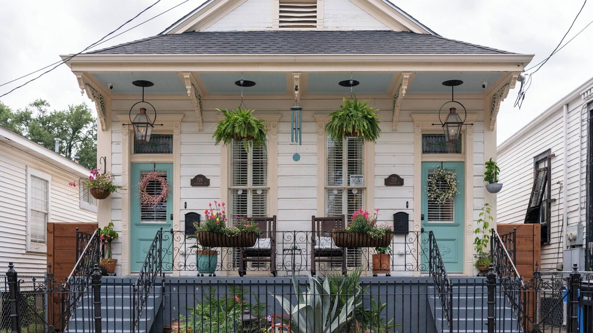 Saint Thomas Development House | Family Friendly Historic Shotgun in Walkable Lower Garden District