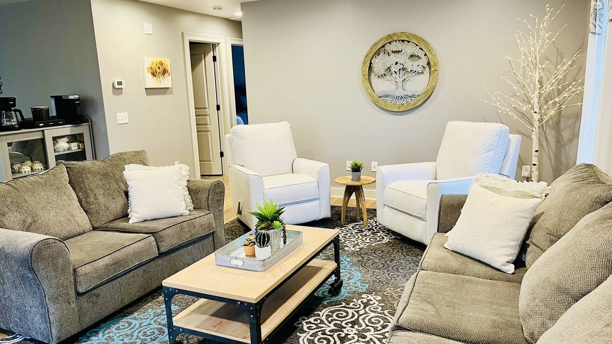 Harrisonburg House | Family friendly house close to college campuses, hiking, Massanutten, and more.