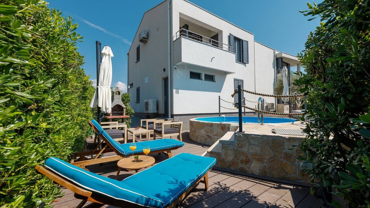 Privlaka House | Family friendly holiday home - great sea view - close to sandy beach - WIFI