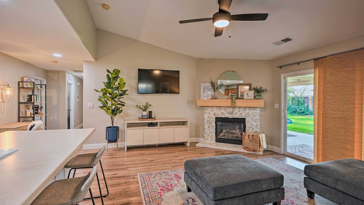 Greenacres House | Family-Friendly Home, 6 Mi to Riverwalk Plaza