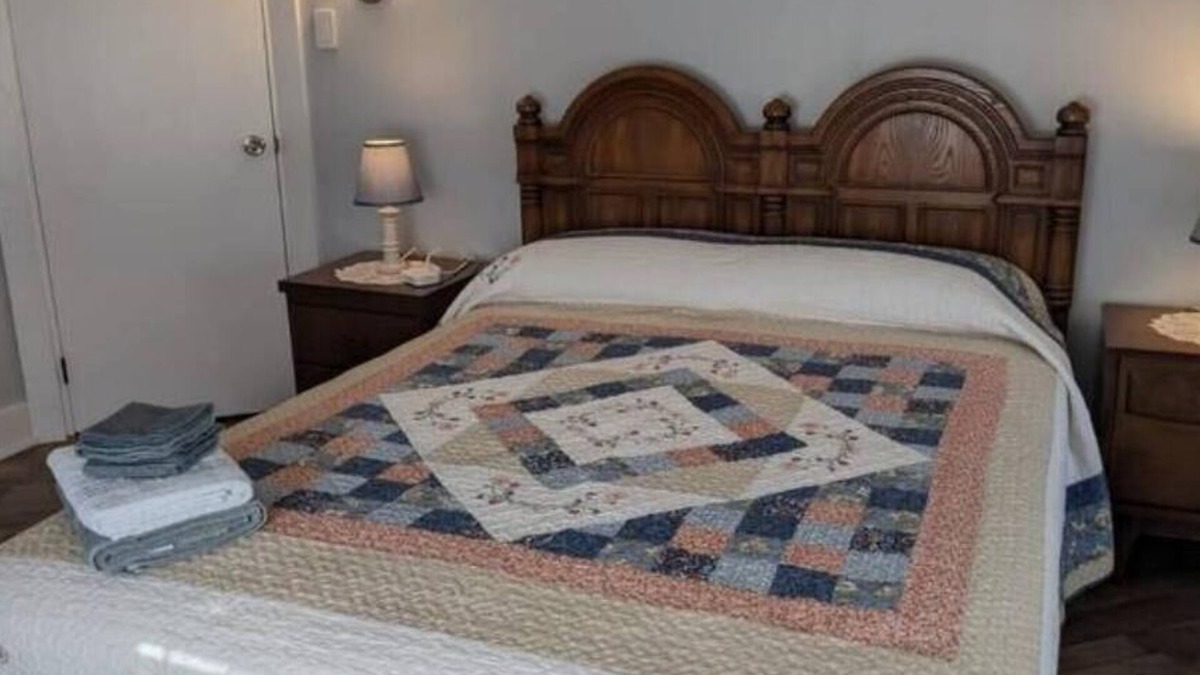 Herndon House | Family-friendly home in peaceful village setting, super clean,"The Rose Cottage"