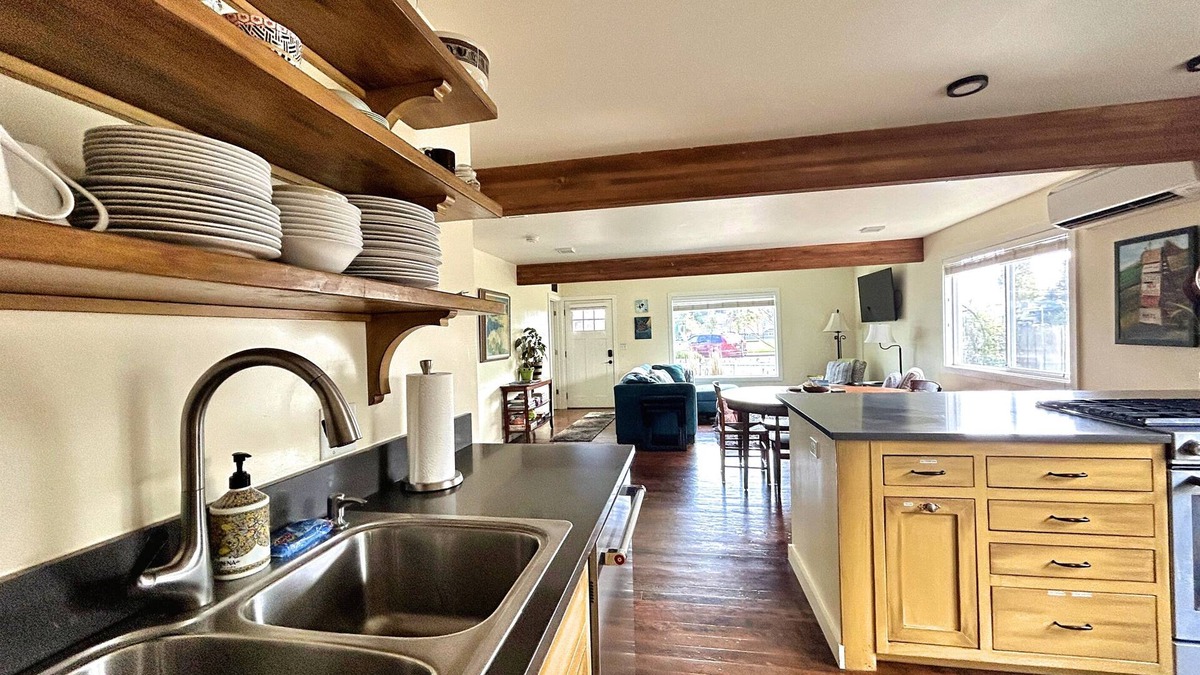 Creswell House | Family Friendly Home on the Park