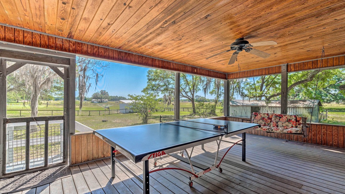 Williston House | Family-Friendly Home w/Deck by Rainbow Springs!