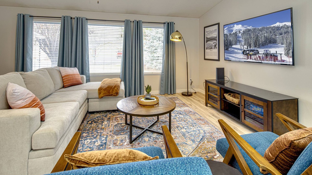 Boyd Acres House | Family Friendly Home w/HotTub, Grill, Near Park!