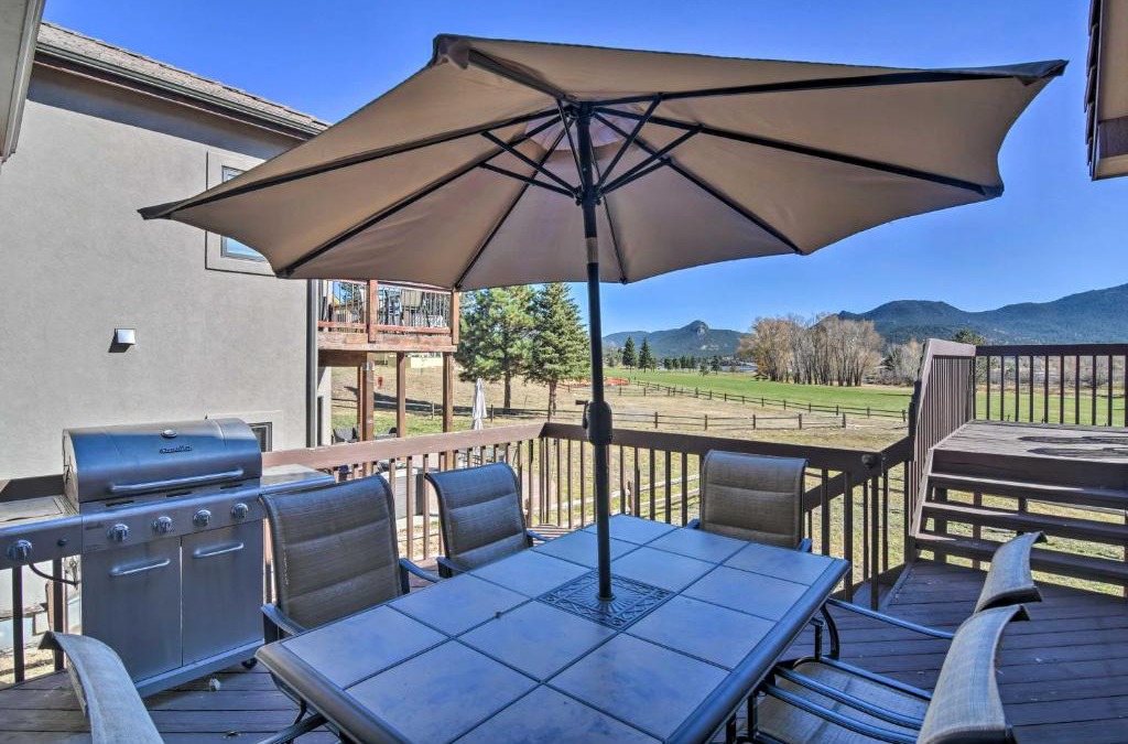 Estes Park House | Family-Friendly Home with Hot Tub 1 Mi to Dtwn