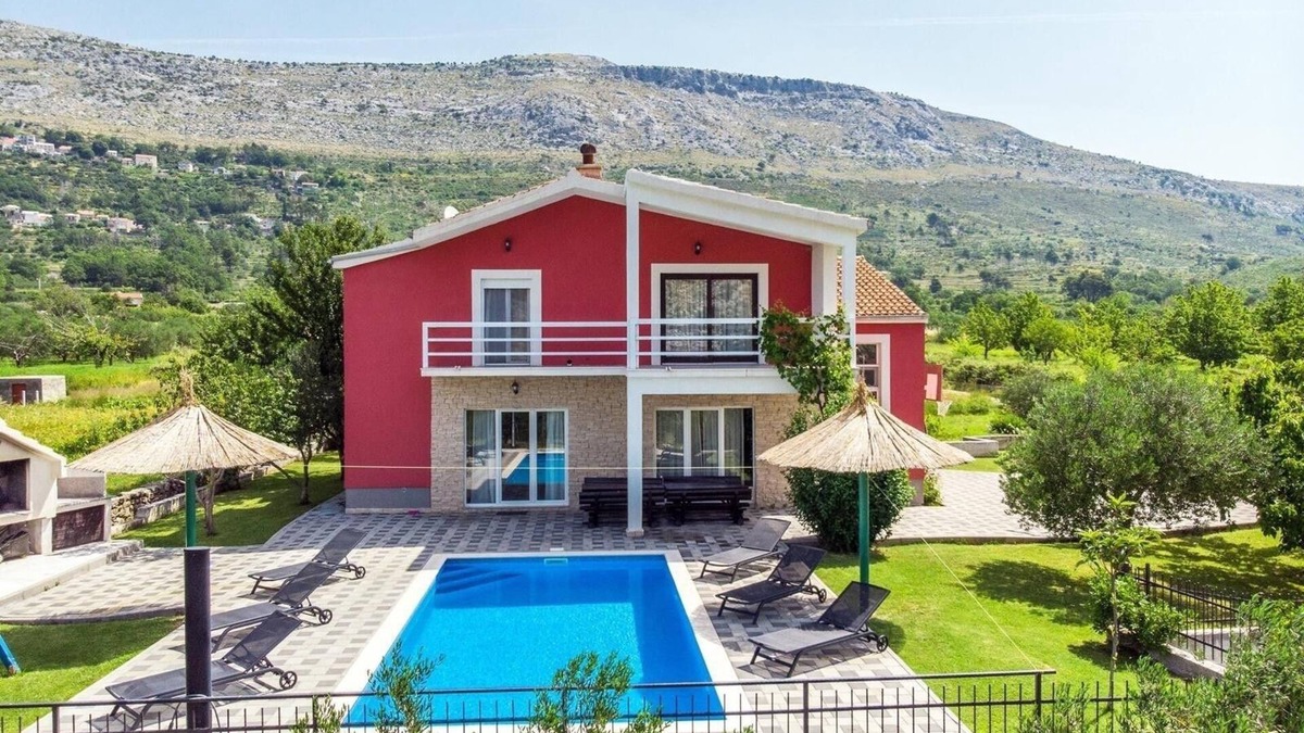 Srinjine House | Family friendly house with a swimming pool Srinjine, Split (K-23950)