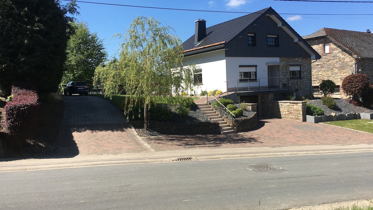 Recht House | Family friendly house in rural area with horses, chickens and cats