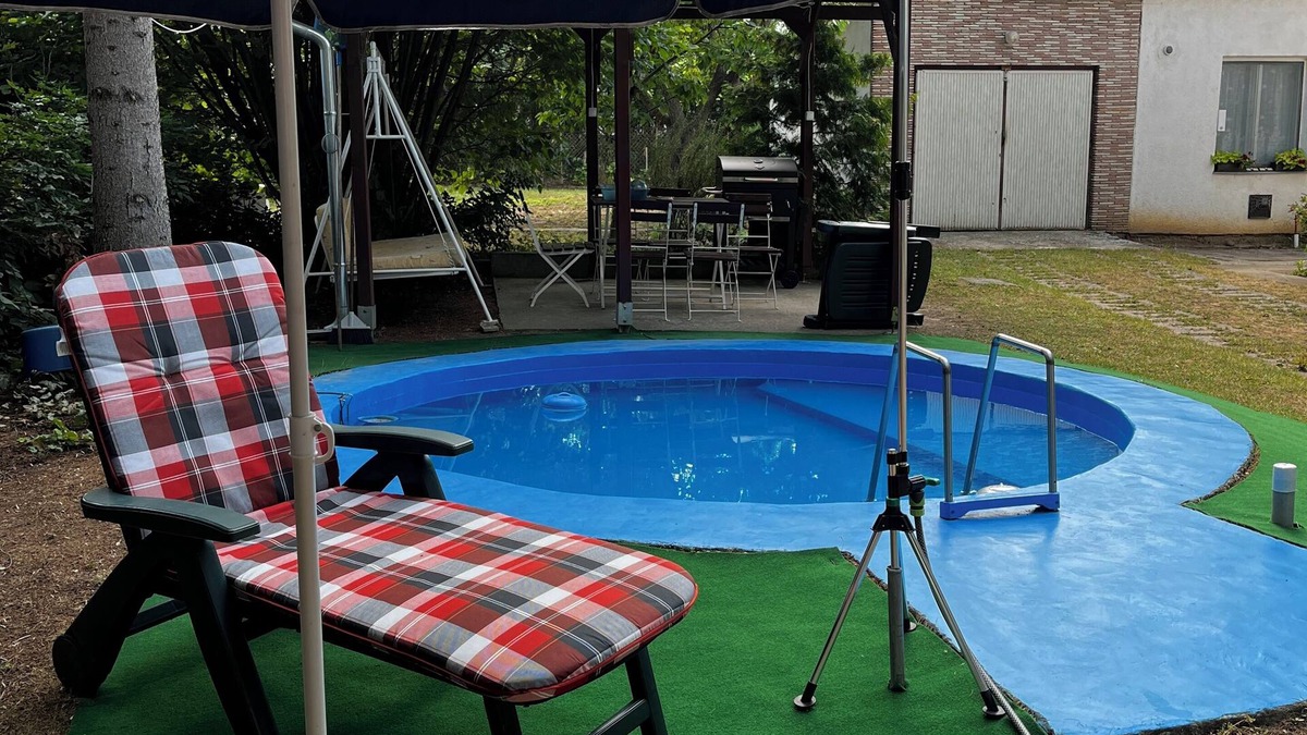 Balatonfoldvar Apartment | Family friendly Private pool Quiet location, own garden Walking distance to Lake Balaton