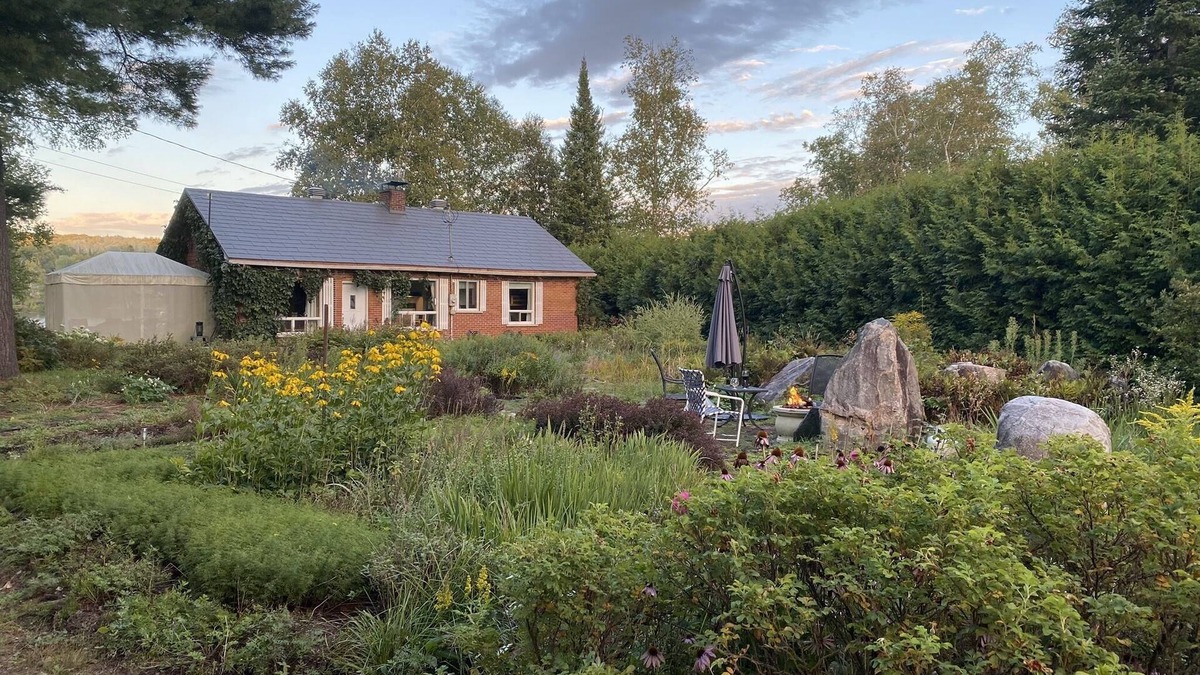 La Minerve Cottage | Family Friendly including the 4 legged ones (pet friendly)