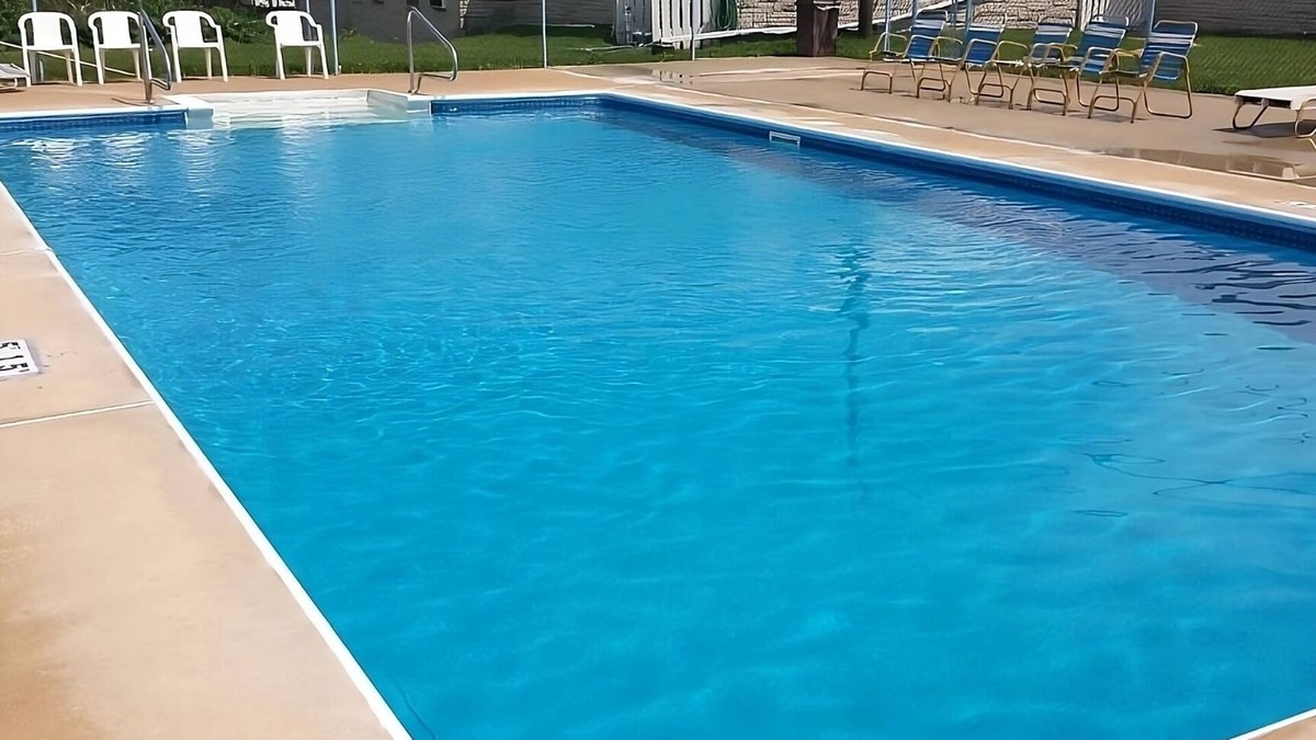 Campbelltown Resort | Family-Friendly Inn! Minutes to Palmyra Bowling Alley, FREE Onsite Parking!