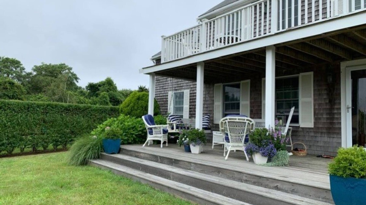 West of Town House | Family Friendly Island Getaway