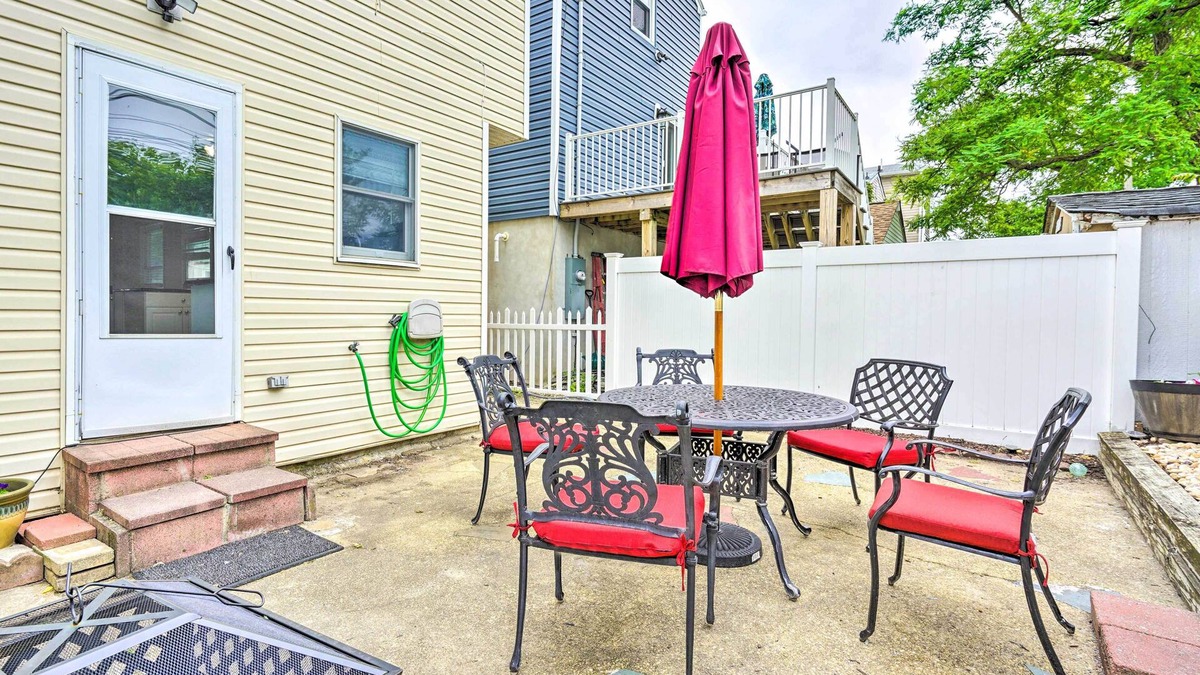 Keansburg House | Family-Friendly Keansburg Home: Walk to Beach!