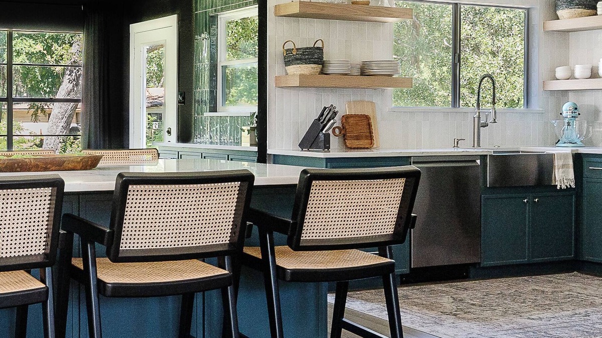 Leisure Land House | Family-Friendly Lake Retreat: Kayaks, Fire Pit, Views, and Award Winning Design