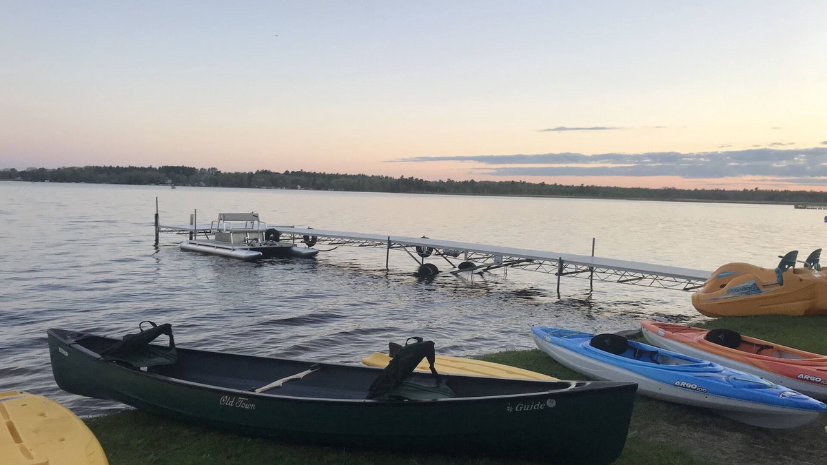 Wauksaukee House | Family Friendly Lake House for your perfect vacation any season