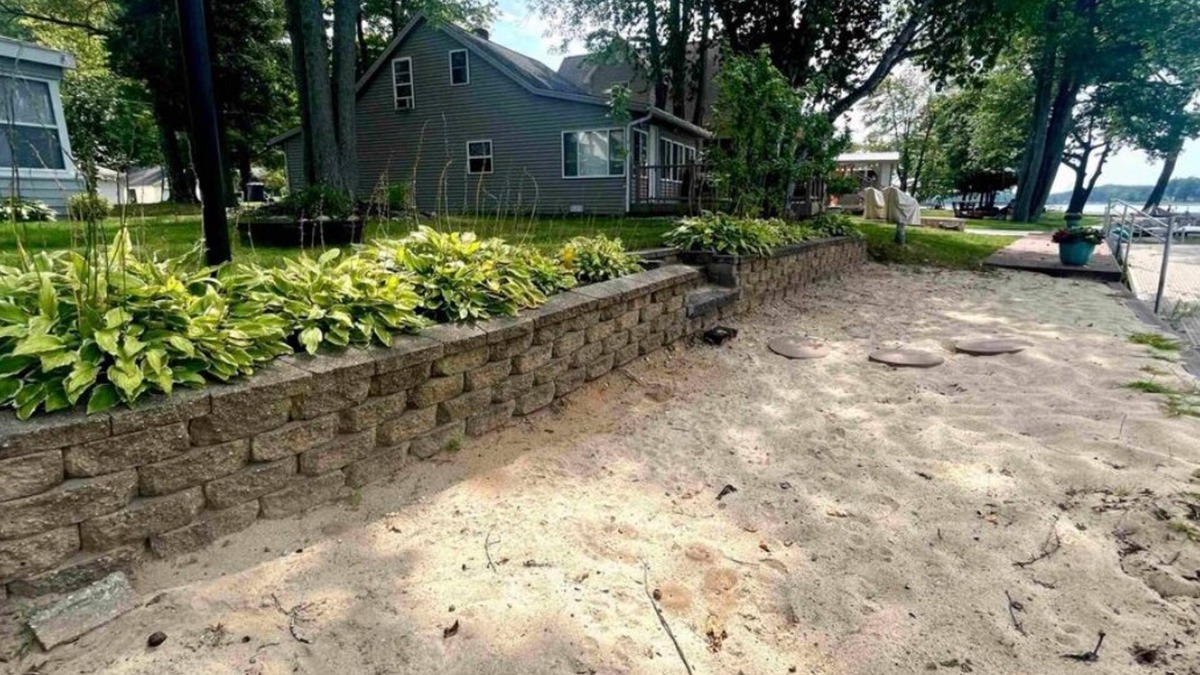 Gladwin Cottage | Family-Friendly lakefront cottage on Secord Lake