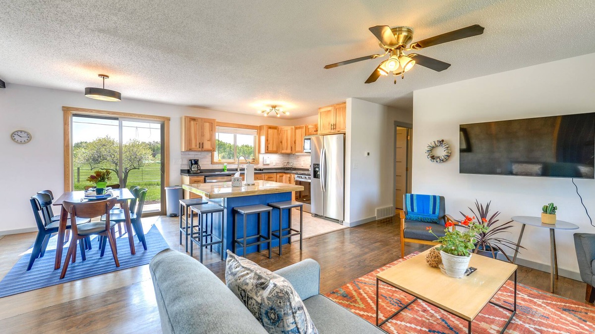 Lander House | Family-Friendly Lander Home Rental: Yard, Patio!