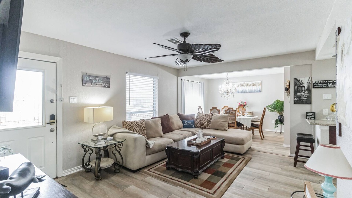 Mesquite House | Family-Friendly! Luxurious Retreat Just Minutes Away From Dallas!