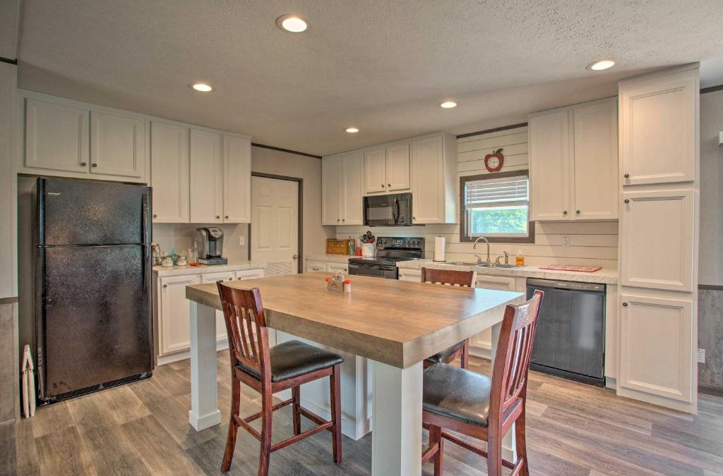 Madill House | Family-Friendly Madill Home Peaceful Setting