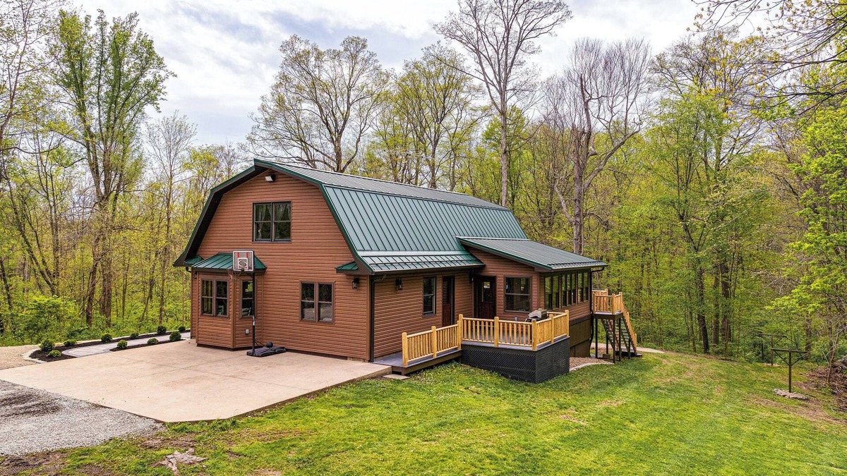 New Lisbon House | Family-Friendly Milton Home on 14 Acres w/Hot Tub