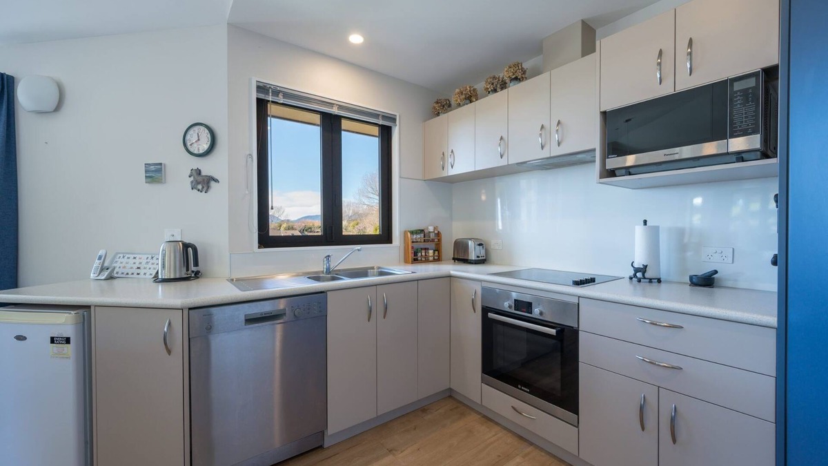 Redwood Valley House | Family-Friendly Beach Lake & Sun