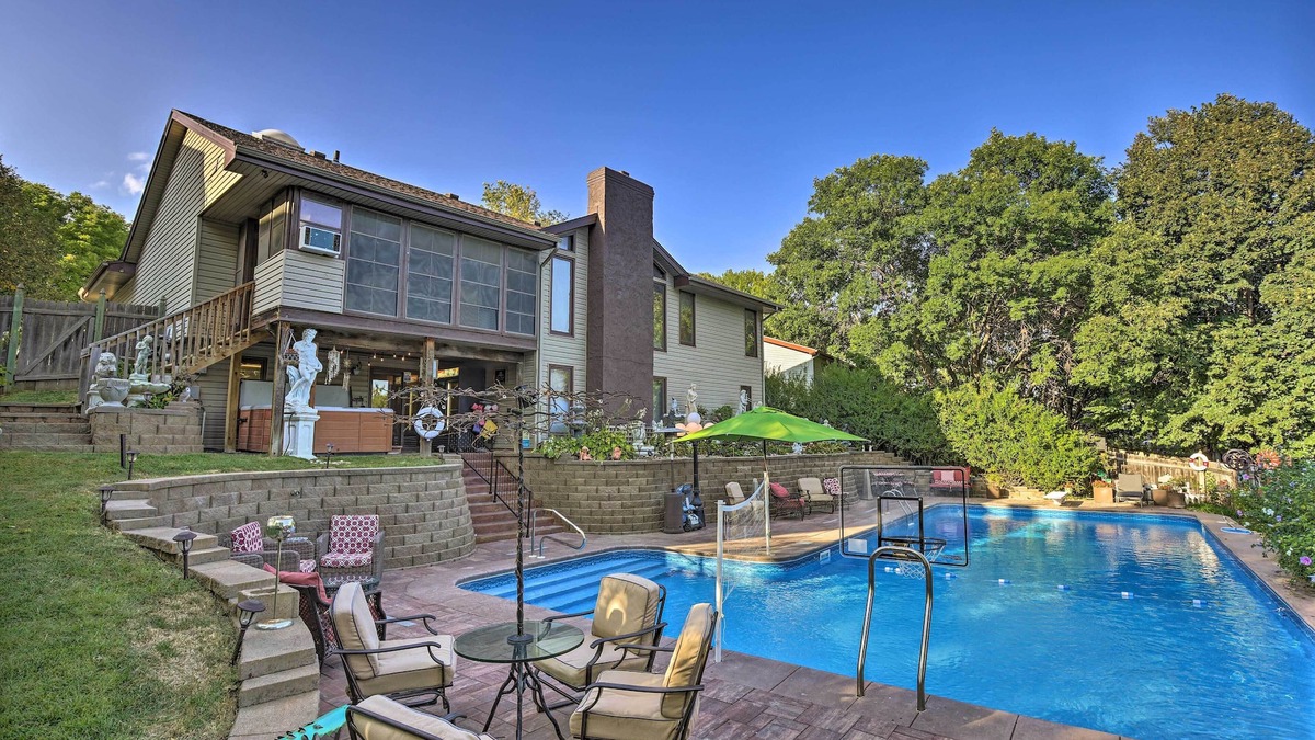 South Central Omaha House | Family-Friendly Omaha Oasis ~ 10 Mi to Dtwn!