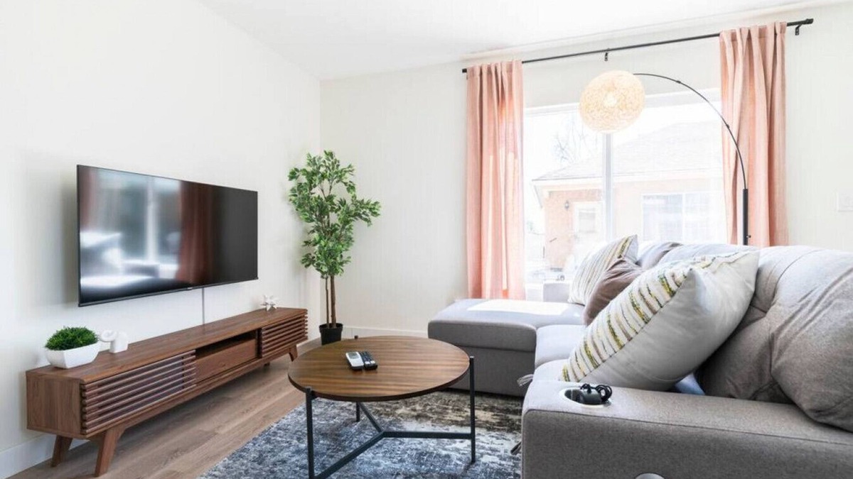 Ontario House | Family-Friendly Ontario Getaway: Open Concept 2-Bedroom Unit with High-Speed Internet Near Ontario Airport.