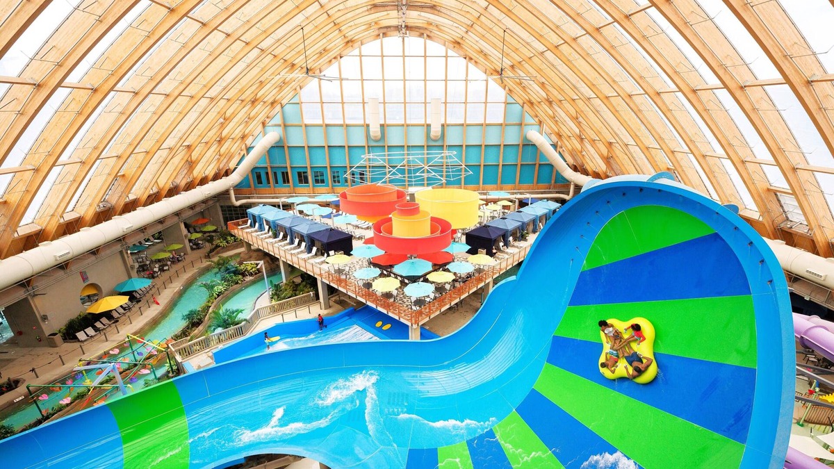 Circleville Resort | Family-Friendly Resort with Indoor Waterpark! Spacious Family Room with Patio!