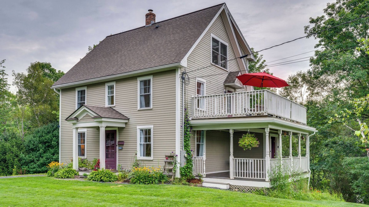 Barre House | Family-Friendly Retreat in Barre: 2 Spacious Decks